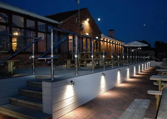 Royal Ascot Holiday Home - 5 Star Country Park - Bar - Restaurant - Fishing Lakes - Ice Cream Parlour - Free Parking